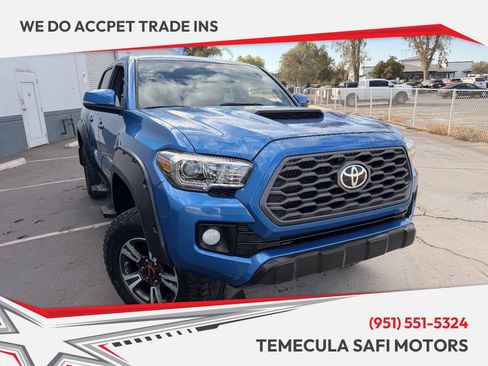 Used 2017 Toyota Tacoma TRD Off-Road AWD/4WD image 1