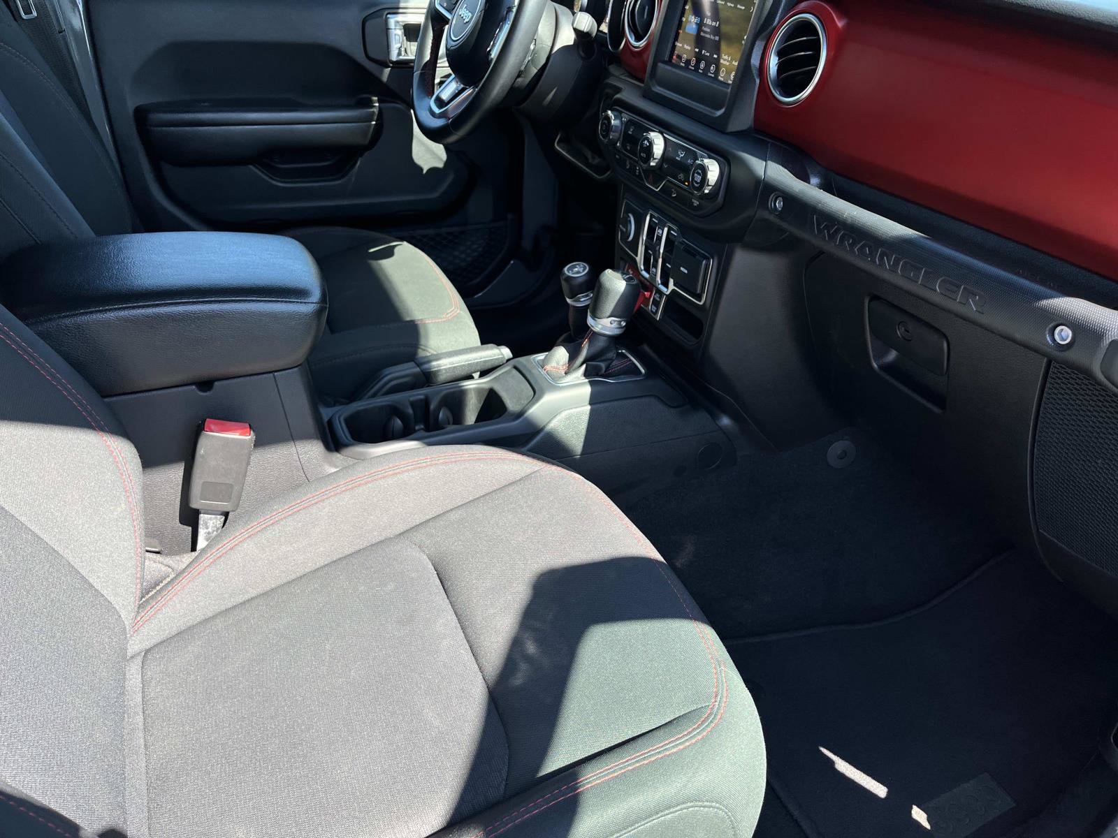 Used 2021 Jeep Wrangler Unlimited Rubicon AWD/4WD image 23
