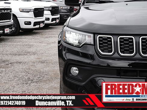 New 2026 Jeep Compass Latitude image 43