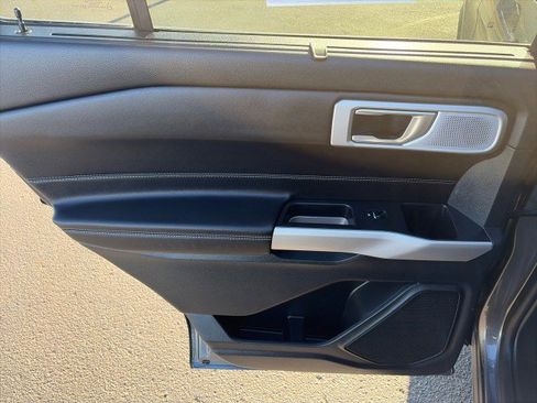 Used 2024 Ford Explorer Limited w/ Limited Technology Package image 25