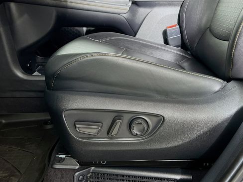 Used 2024 Toyota Sienna XLE Woodland Edition image 21