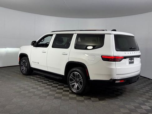 Used 2025 Jeep Wagoneer 4WD image 11