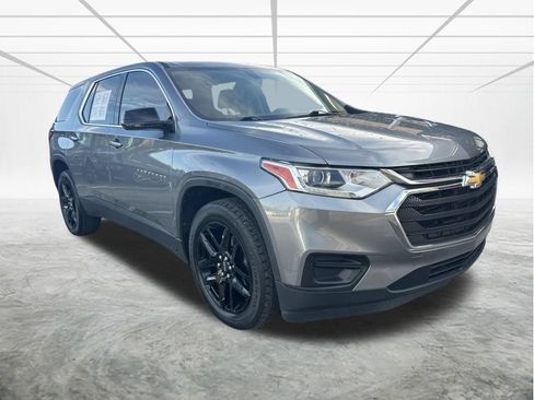 Used 2019 Chevrolet Traverse LS FWD image 2