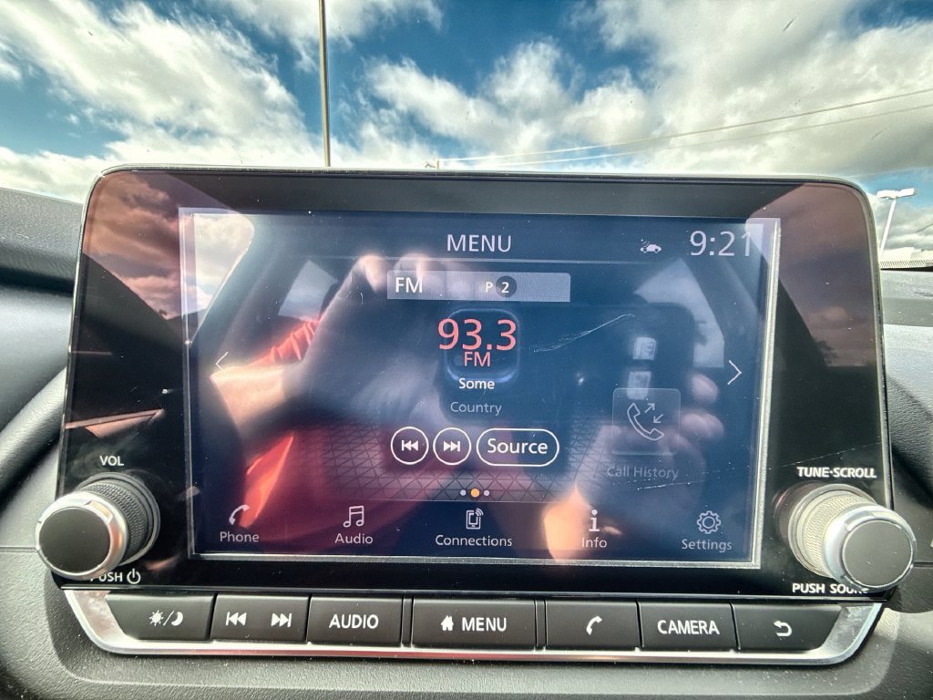 Used 2024 Nissan Rogue SV FWD image 19