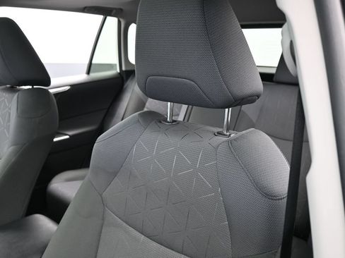 Used 2025 Toyota RAV4 XLE w/ Convenience Package FWD image 16