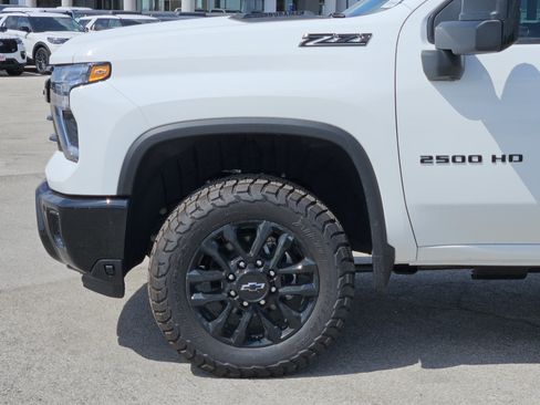 New 2026 Chevrolet Silverado 2500 LT w/ Trail Boss Package AWD/4WD image 6