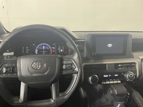Certified 2025 Toyota Tacoma SR5 AWD/4WD image 15