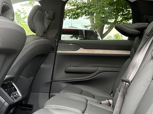 Certified 2025 Volvo EX90 Plus AWD/4WD image 18