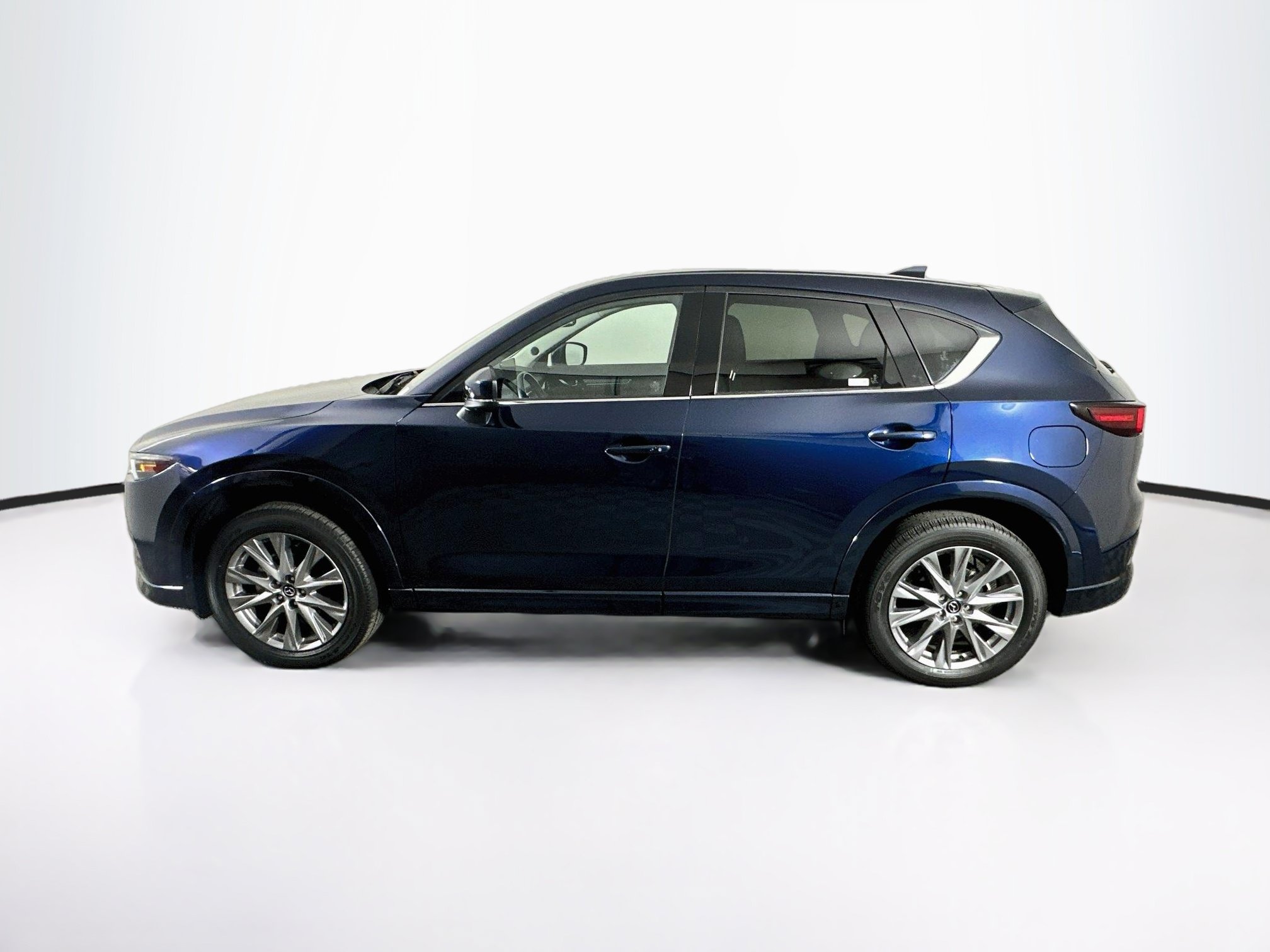 Used 2025 MAZDA CX-5 AWD 2.5 S w/ Premium Plus Pkg image 4