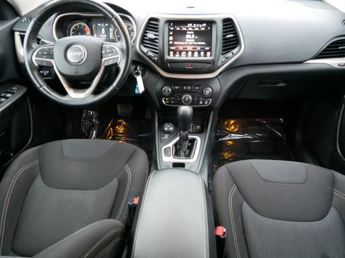 Used 2016 Jeep Cherokee Latitude w/ Cold Weather Group image 10