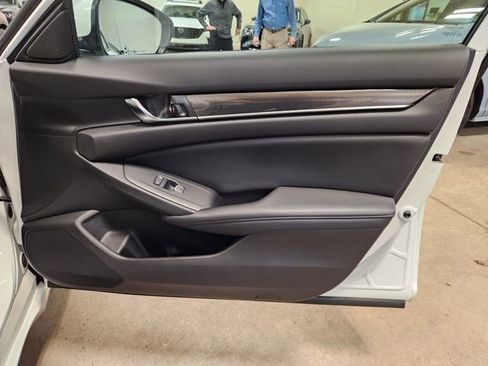 Used 2018 Honda Accord Sport image 29