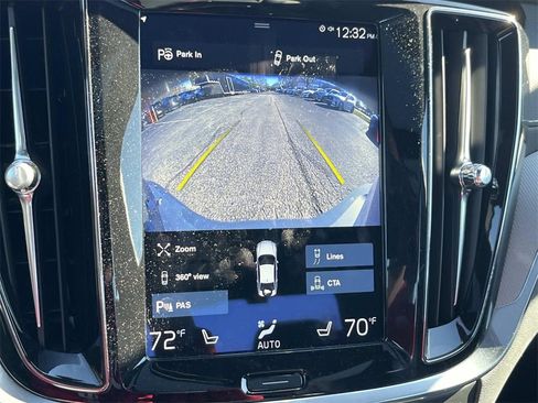 Used 2022 Volvo S60 T8 R-Design image 25