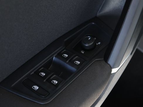Used 2018 Volkswagen Tiguan S w/ Front Fog Lights Package FWD image 19