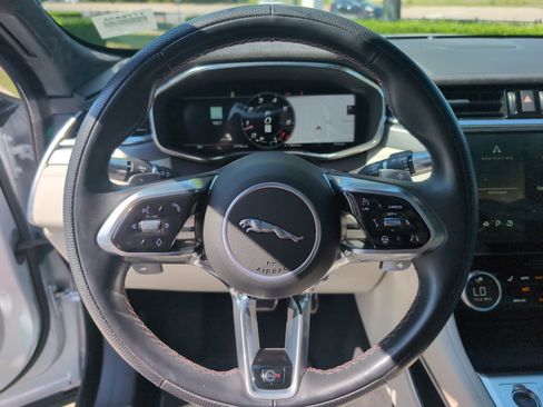 Used 2022 Jaguar F-PACE SVR AWD/4WD image 17
