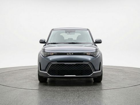 Used 2025 Kia Soul LX w/ LX Technology Package image 2