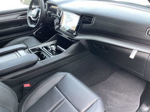 New 2026 Jeep Grand Wagoneer Limited w/ 8-Passenger Seating Package AWD/4WD image 31