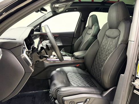 Used 2024 Audi SQ7 Premium Plus image 11