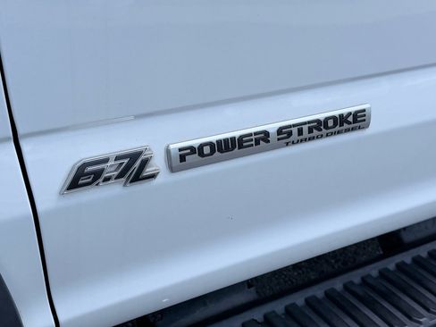 Used 2021 Ford F550 4x4 Crew Cab Super Duty w/ Power Equipment Group image 11