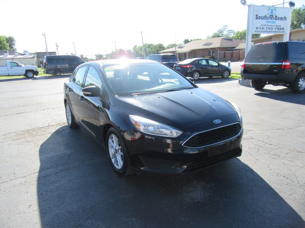 Used 2015 Ford Focus SE w/ SE Cold Weather Package FWD image 3