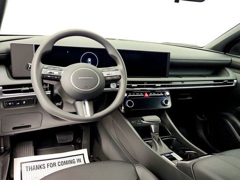 Used 2025 Hyundai Santa Cruz SEL FWD image 13