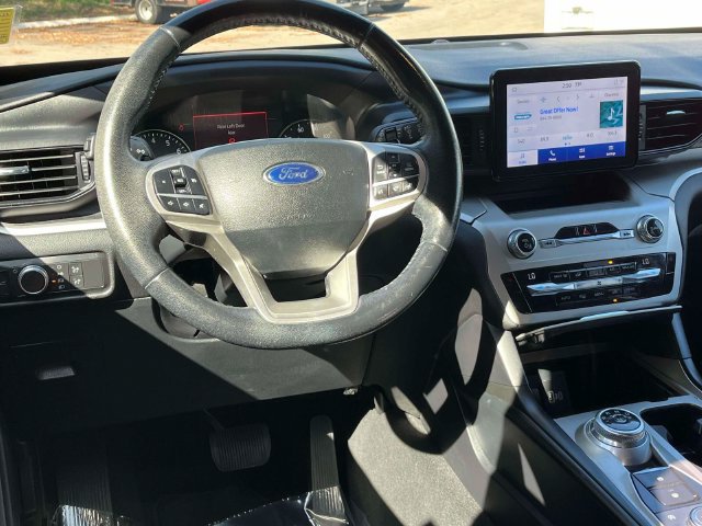 Used 2021 Ford Explorer XLT w/ Class III Trailer Tow Package AWD/4WD image 14