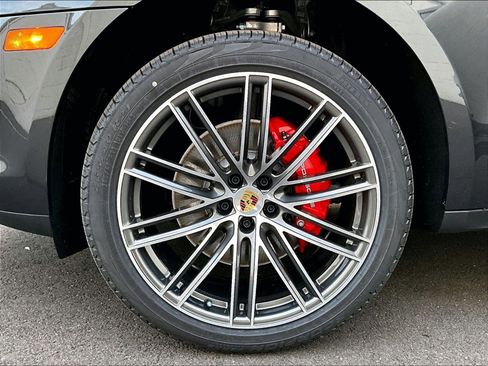 New 2026 Porsche Macan S image 13