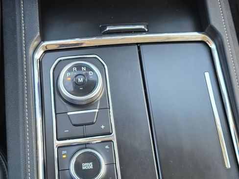 Used 2023 Ford Expedition Max XLT image 31