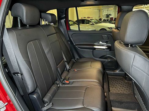 New 2025 Mercedes-Benz GLB 250 4MATIC image 13