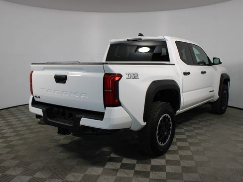 Used 2024 Toyota Tacoma TRD Off-Road image 33