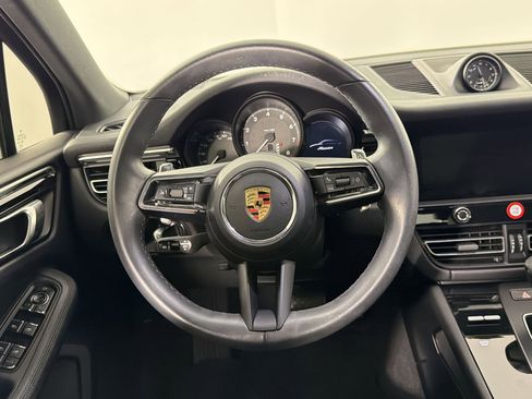 Certified 2023 Porsche Macan AWD/4WD image 21
