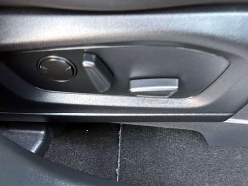 Used 2025 Ford Explorer ST-Line w/ ST-Line Street Pack image 11