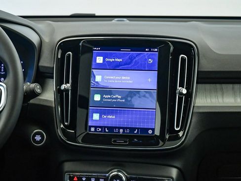 Certified 2025 Volvo XC40 B5 Plus image 14