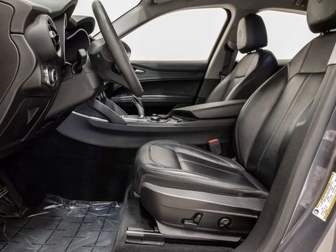 Used 2019 Alfa Romeo Stelvio AWD image 9