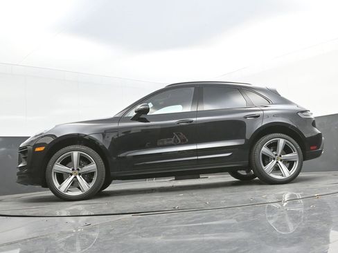 New 2026 Porsche Macan image 32
