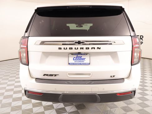 Used 2022 Chevrolet Suburban LT w/ Luxury Package image 23