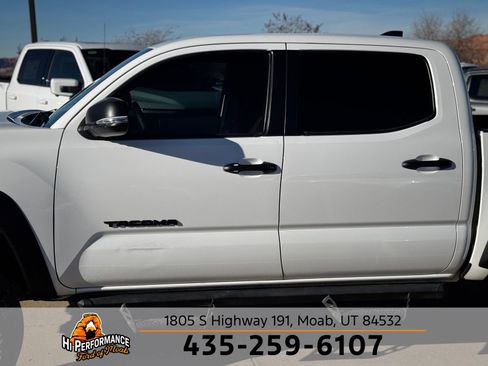 Used 2023 Toyota Tacoma TRD Off-Road image 11