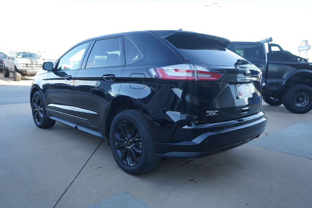 Certified 2024 Ford Edge SE w/ Black Appearance Package AWD/4WD image 11
