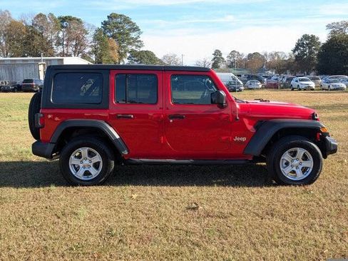 Used 2020 Jeep Wrangler Unlimited Sport S image 2