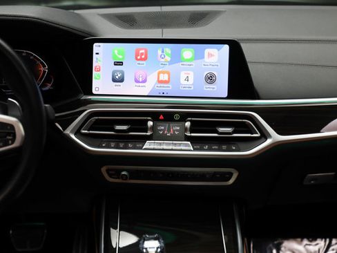 Used 2021 BMW X7 xDrive40i w/ M Sport Package AWD/4WD image 8
