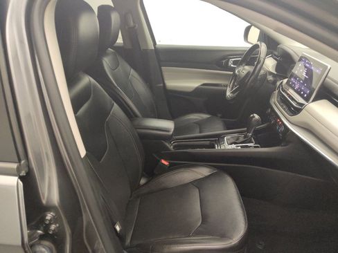 Used 2022 Jeep Compass Limited AWD/4WD image 21