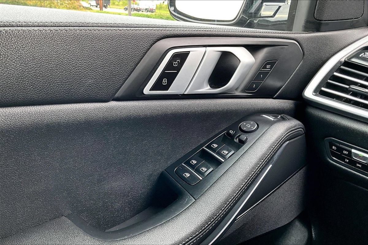 Used 2019 BMW X5 xDrive40i w/ Convenience Package AWD/4WD image 31