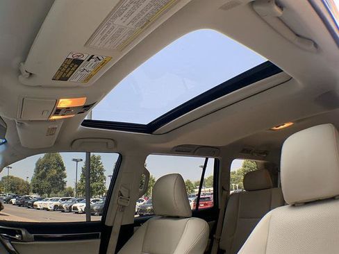 Used 2020 Lexus GX 460 Premium w/ Premium Package AWD/4WD image 22