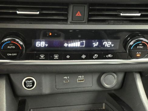 Used 2023 Nissan Rogue SV image 18