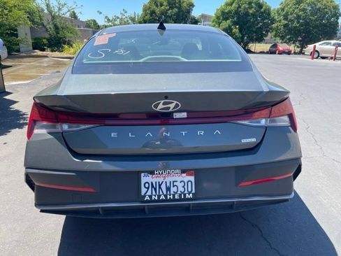 Used 2024 Hyundai Elantra Blue FWD image 5