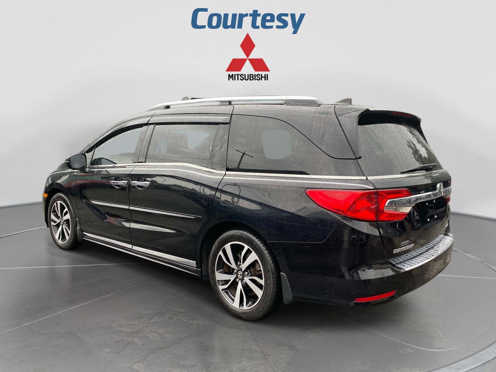 Used 2019 Honda Odyssey Elite image 3