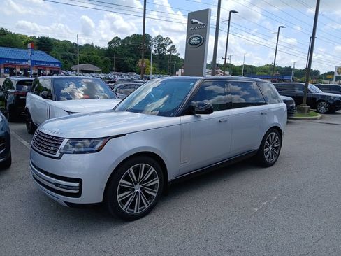 Used 2025 Land Rover Range Rover Long Wheelbase Autobiography AWD/4WD image 1