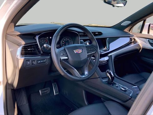 Used 2025 Cadillac XT6 Sport w/ Technology Package AWD/4WD image 17