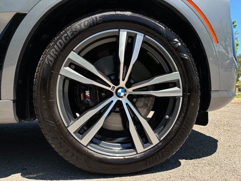 Used 2025 BMW X7 xDrive40i w/ M Sport Package AWD/4WD image 60