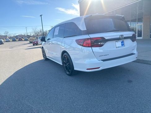 Used 2023 Honda Odyssey Sport image 2