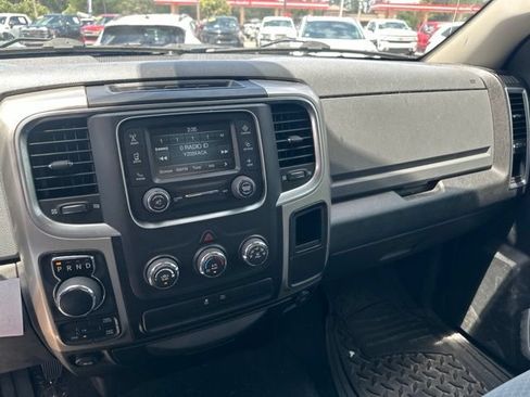 Used 2020 RAM 1500 Classic SLT AWD/4WD image 12